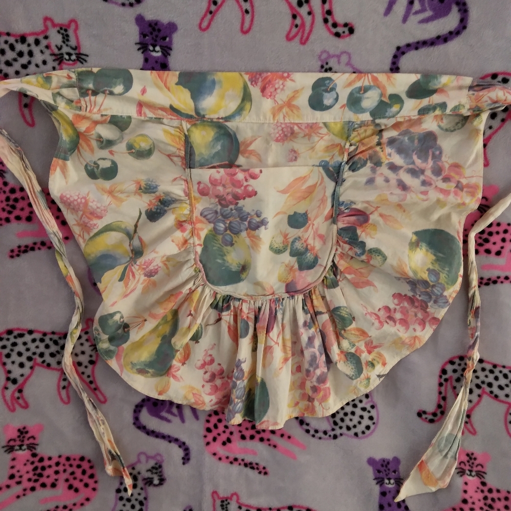 The Cutest "Vintage Fruit" Lap Apron
